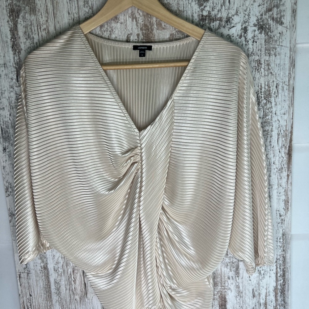 Express Cream Ruched 3/4 Sleeve Blouse